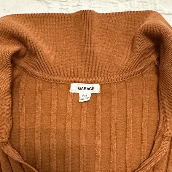 Garage Ribbed Crop Top - Picture 3 of 5